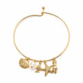 Bracelete com Pingentes em fundo branco