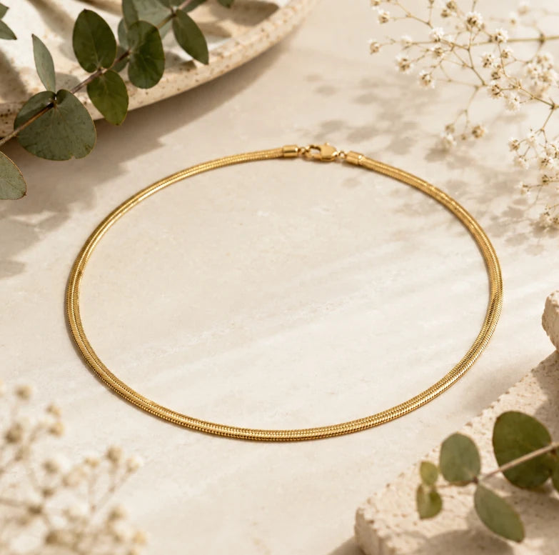 Colar Fita em composição elegante