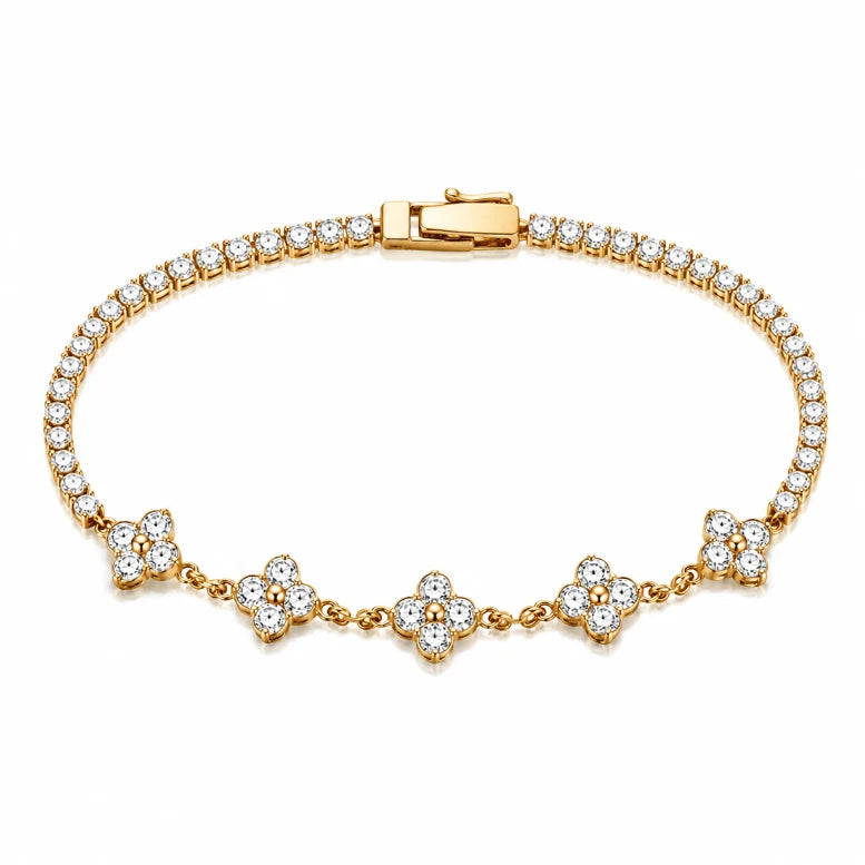 Pulseira Trevo AVELINE em fundo branco